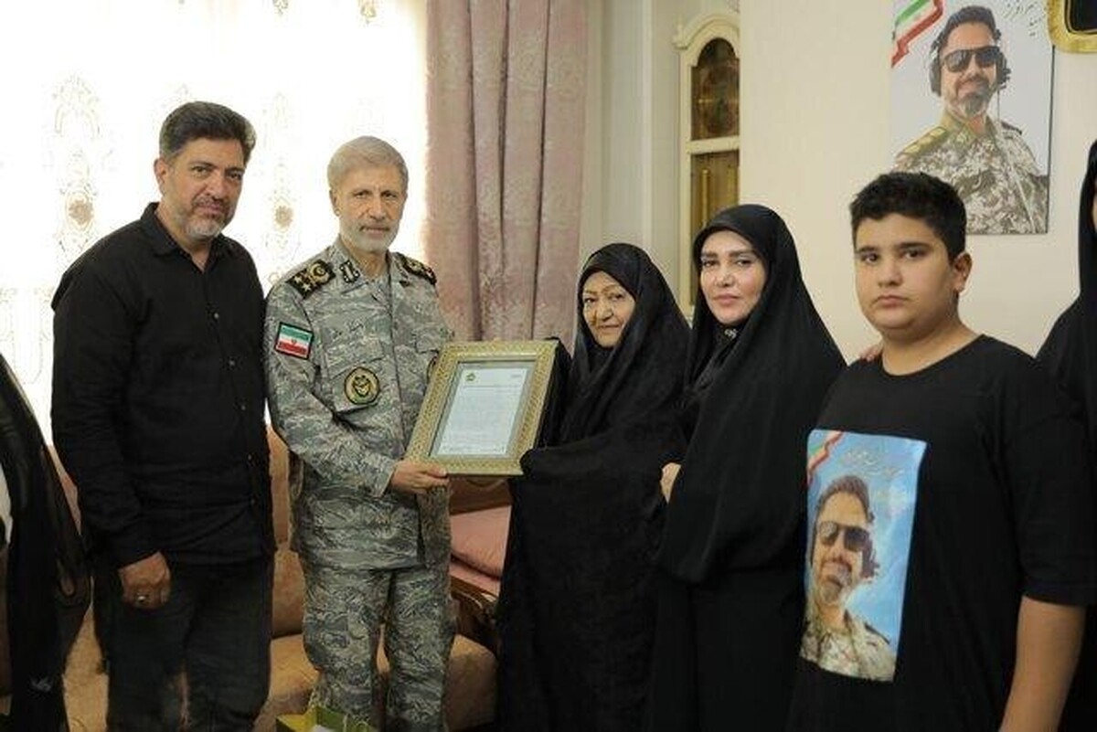 رزمندگان جان بر کف ارتش آماده دفاع در برابر هر متجاوزی با تمام توان هستند