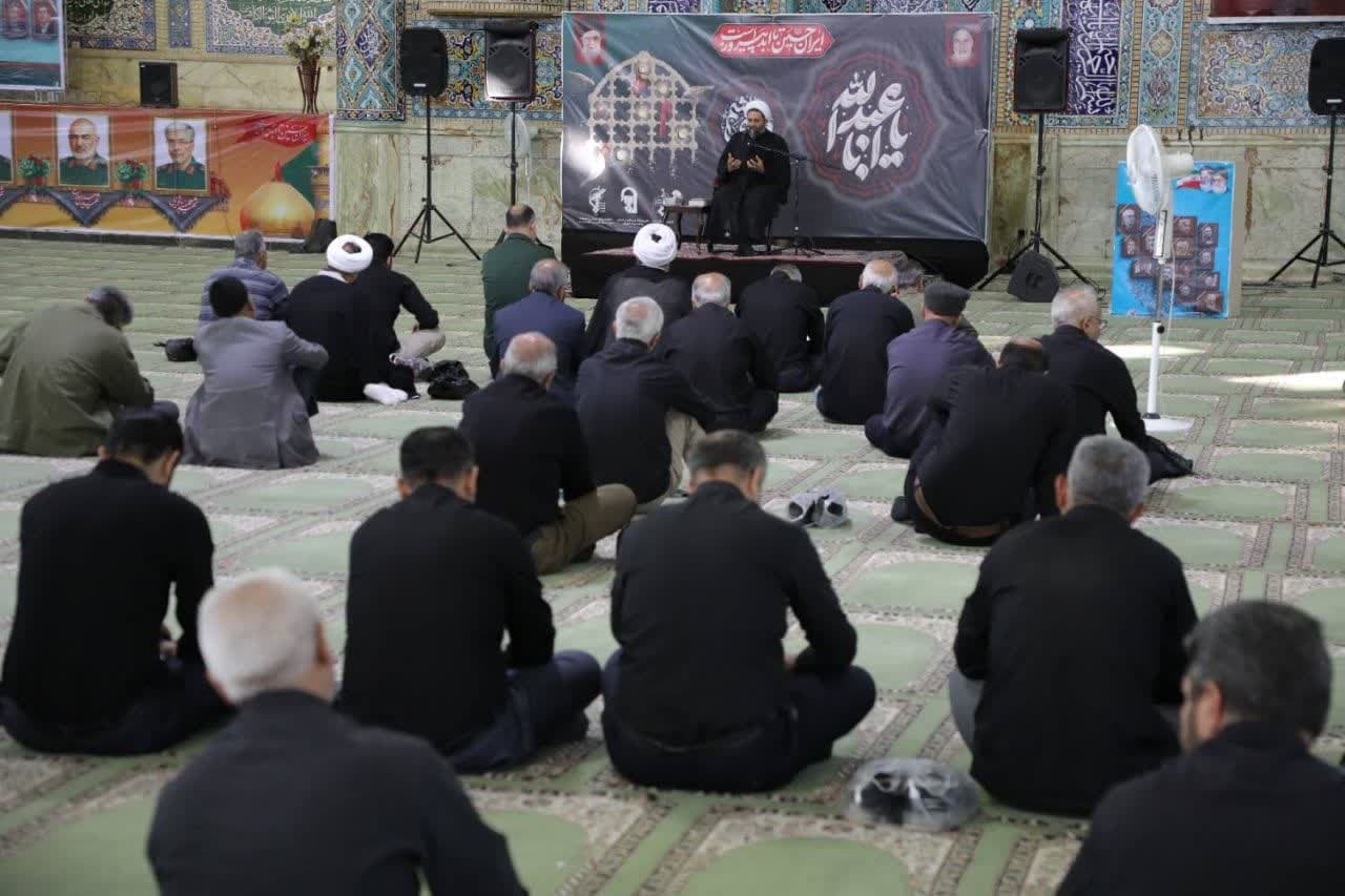 ایران حسین (ع)‌ تا ابد پیروز است