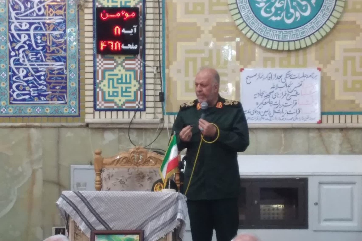 ملت ایران با خون شهدا عهد بسته و تسلیم فشار دشمن نخواهد شد