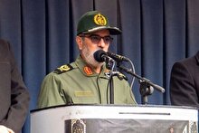 مردم انقلابی ایران پیش‌قراولان مبارزه با استکبار و ظلمند