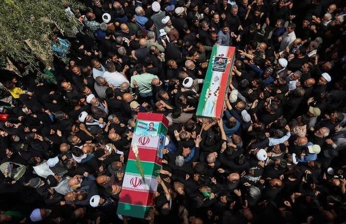 کاروان پرستوها در آسمان داغ کاشان؛ وداع حماسی با هفت شهید آسمانی