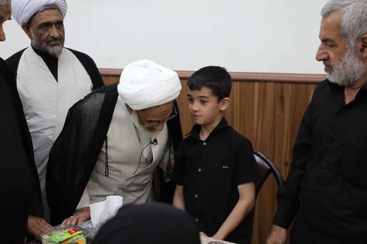 تفقد از خانواده شهدای نمایندگی ولی فقیه سپاه توسط نماینده ولی فقیه در سپاه و آیت الله کعبی عضو خبرگان رهبری