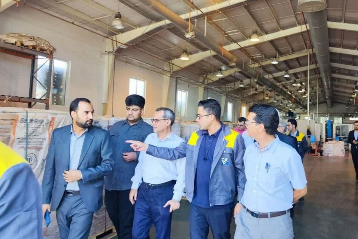 بازدید جمعی از اصحاب رسانه استان سیستان و بلوچستان از کارخانه پلیمر پاکت پرند