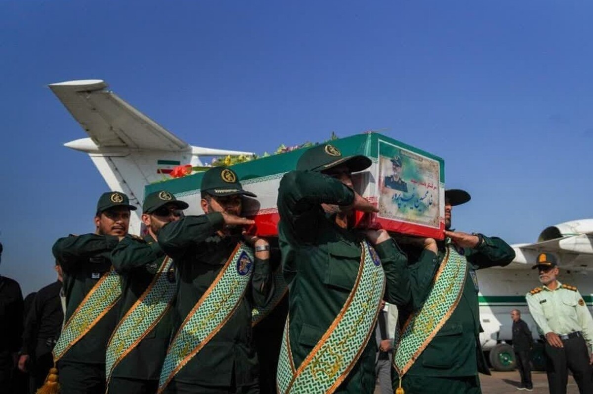 پیکر سردار غلامحسین غیب پرور وارد شیراز شد