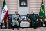 دیدار و جلسه صمیمی فرماندهان کل ارتش و سپاه