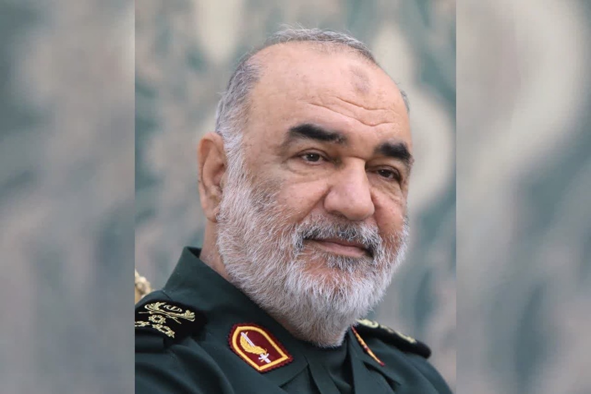 سپهبد شهید سلامی یک متفکر و نظریه پرداز رزم بود و کمتر از شهادت حق سلامی‌ها نیست