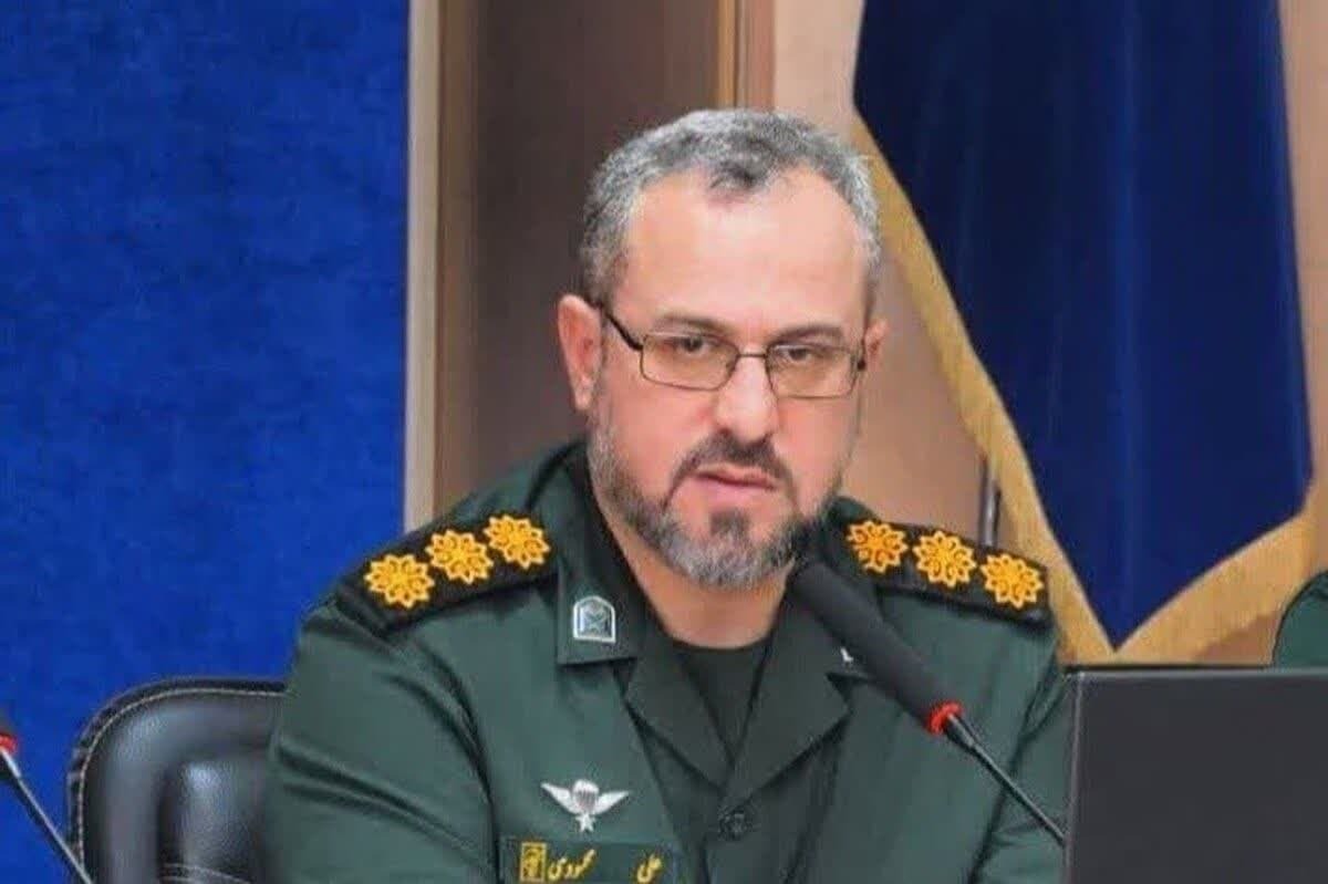چشمان همیشه بیدار رزمندگان اسلام تمام تحرکات دشمن را زیر نظر دارد