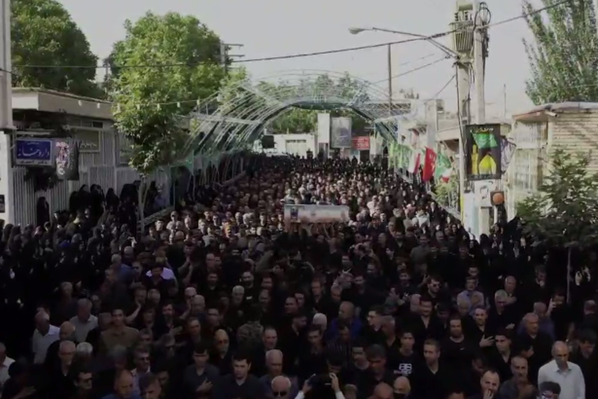 مراسم تشییع با شکوه شهید والامقام تکاور شهید مجید لطفی در شهر جوشقان قالی از توابع کاشان