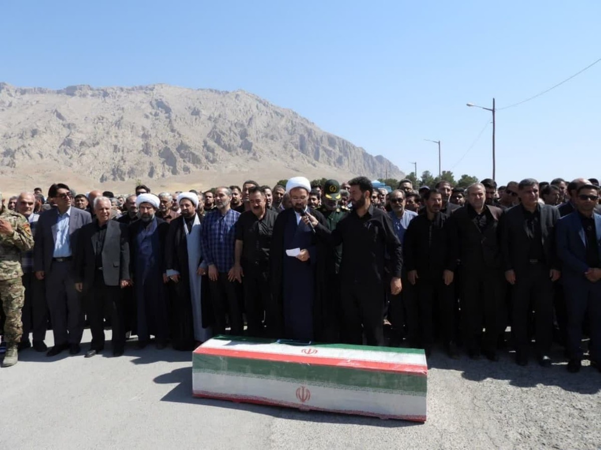 مراسم تشییع شهدا جلوه وحدت ایران اسلامی است