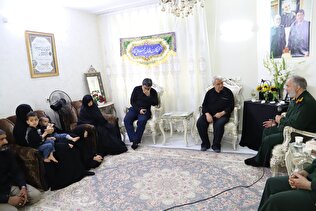 دیدار سردار فدوی با خانواده سردار سپهبد شهید حسین سلامی، سردار سرتیپ دوم شهید مسعود شانه ئی، سردار سرلشکر شهید غلامرضا محرابی