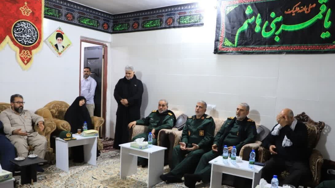 دیدار فرماندهان با سردار پیشکسوت در موکب ام الحسنین چذابه دیدار فرماندهان با سردار پیشکسوت در موکب ام الحسنین چذابه