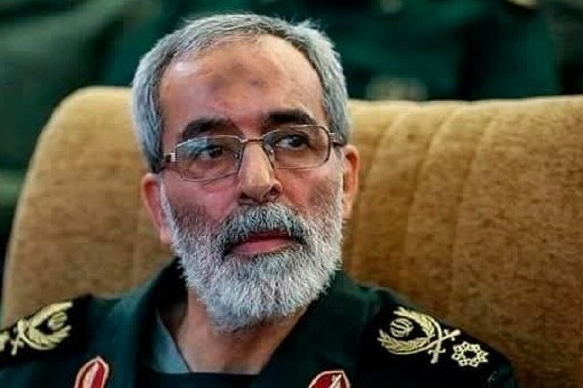 شهید باقری همیشه در کنار رهبر معظم انقلاب بود