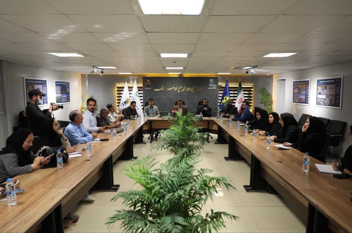 نشست خبری شهردار اراک در محل پروژه تقاطع غیرهم‌سطح میدان فراهان