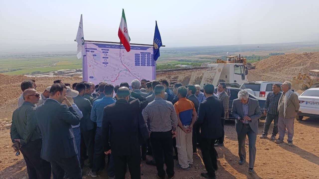 بازدید استاندار لرستان و سخنگوی مجلس شورای اسلامی از ابر پروژه راهآهن دورود - خرمآباد - بروجرد بازدید استاندار لرستان و سخنگوی مجلس شورای اسلامی از ابر پروژه راهآهن دورود - خرمآباد - بروجرد