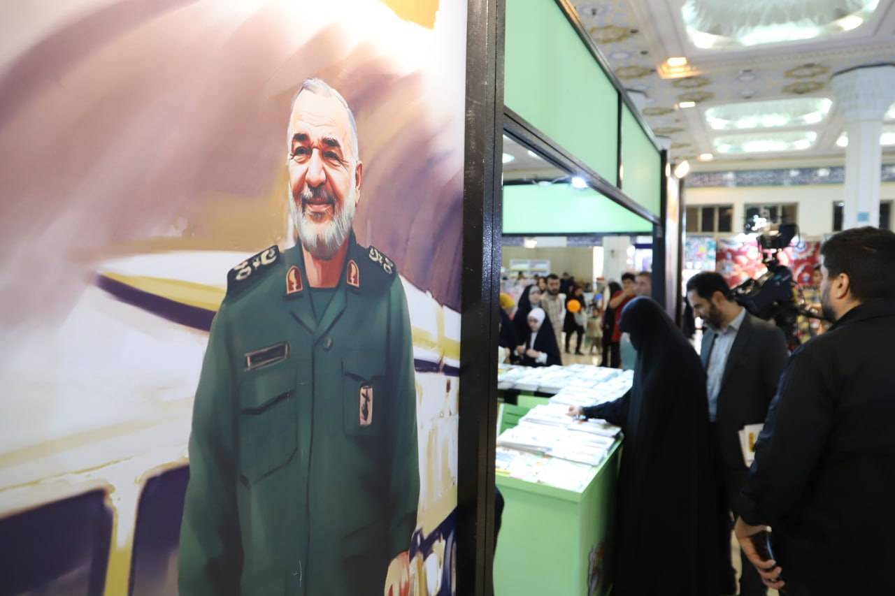 تولیدات جدید نوشتافزار ایرانی با محوریت فرماندهان و شهدای دفاع مقدس ۱۲ روزه تولیدات جدید نوشتافزار ایرانی با محوریت فرماندهان و شهدای دفاع مقدس ۱۲ روزه