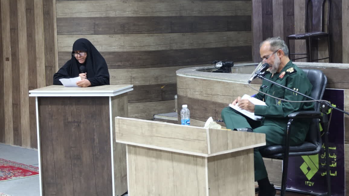 نشست صمیمی فرمانده سپاه فجر با با فرماندهان حوزهها و پایگاه های مقاومت بسیج نشست صمیمی فرمانده سپاه فجر با با فرماندهان حوزهها و پایگاه های مقاومت بسیج