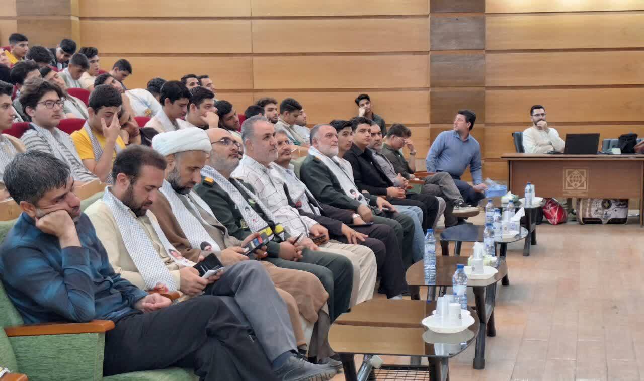 تفکر بسیجی خالق مولفه های قدرت کشور است تفکر بسیجی خالق مولفه های قدرت کشور است