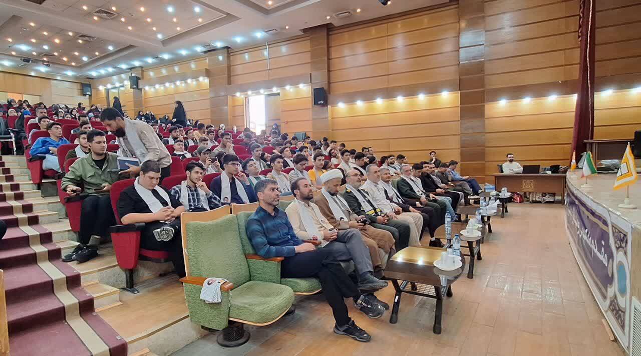 تفکر بسیجی خالق مولفه های قدرت کشور است تفکر بسیجی خالق مولفه های قدرت کشور است