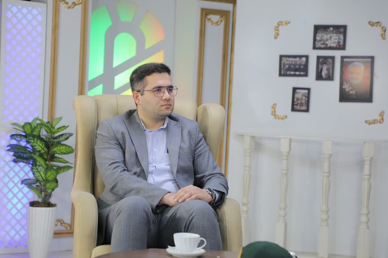 حضور سردار شاهوارپور در استودیو برنامه تلویزیونی طلاییه حضور سردار شاهوارپور در استودیو برنامه تلویزیونی طلاییه