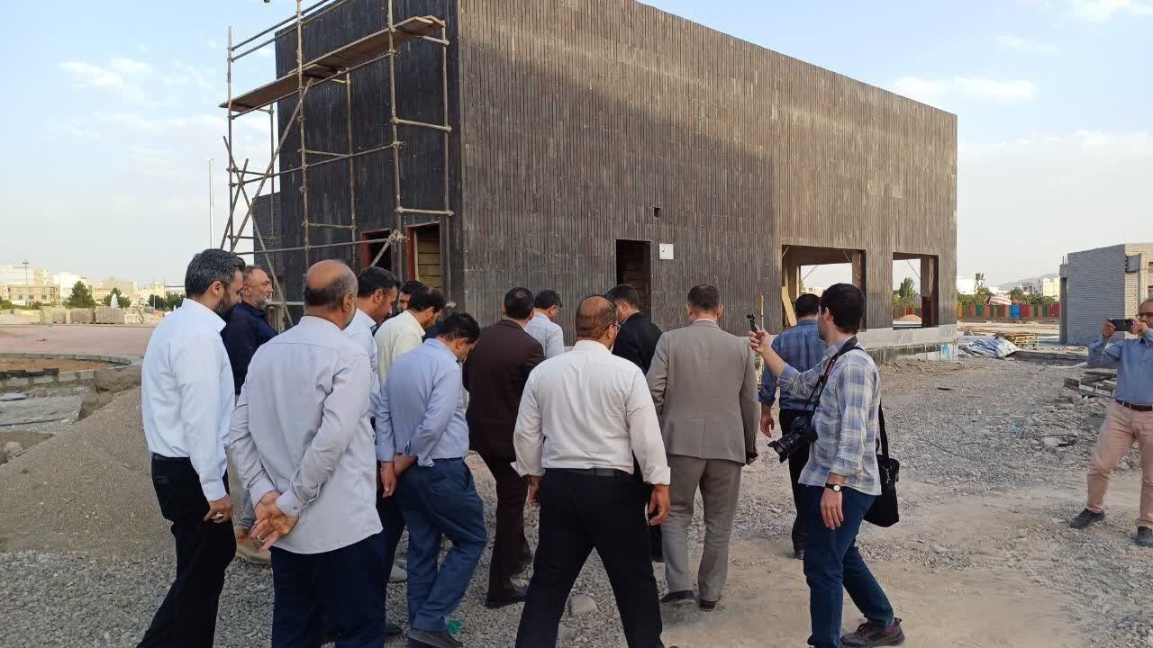 بازدید نماینده زنجان از پروژه بوستان شهر بازدید نماینده زنجان از پروژه بوستان شهر