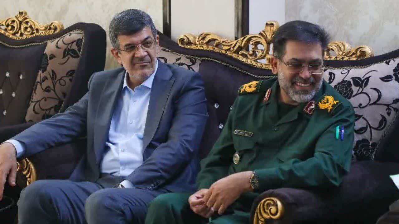 دیدار سردار فدوی با خانواده شهید مدافع وطن پاسدار شهید حمیدرضا بافتی زاده دیدار سردار فدوی با خانواده شهید مدافع وطن پاسدار شهید حمیدرضا بافتی زاده