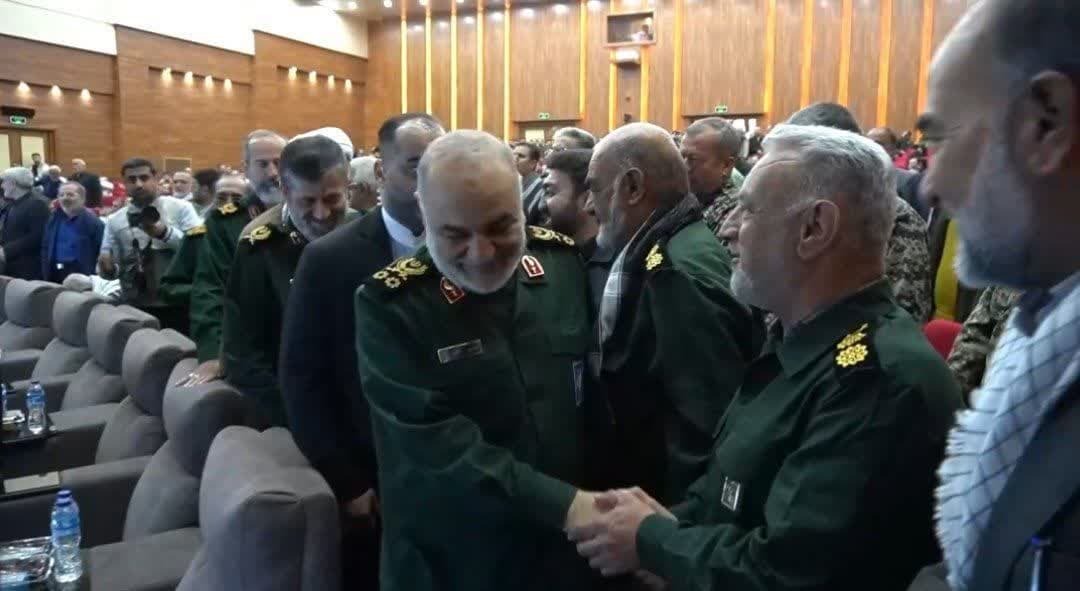 روایتی کوتاه از سفر یک اسطوره شهید به شهر مینودری ایران؛ قهرمانی مقتدر که مثل پدر مهربان بود روایتی کوتاه از سفر یک اسطوره شهید به شهر مینودری ایران؛ قهرمانی مقتدر که مثل پدر مهربان بود