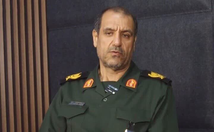 آیین تکریم و معارفه فرمانده سپاه سنندج برگزار شد آیین تکریم و معارفه فرمانده سپاه سنندج برگزار شد