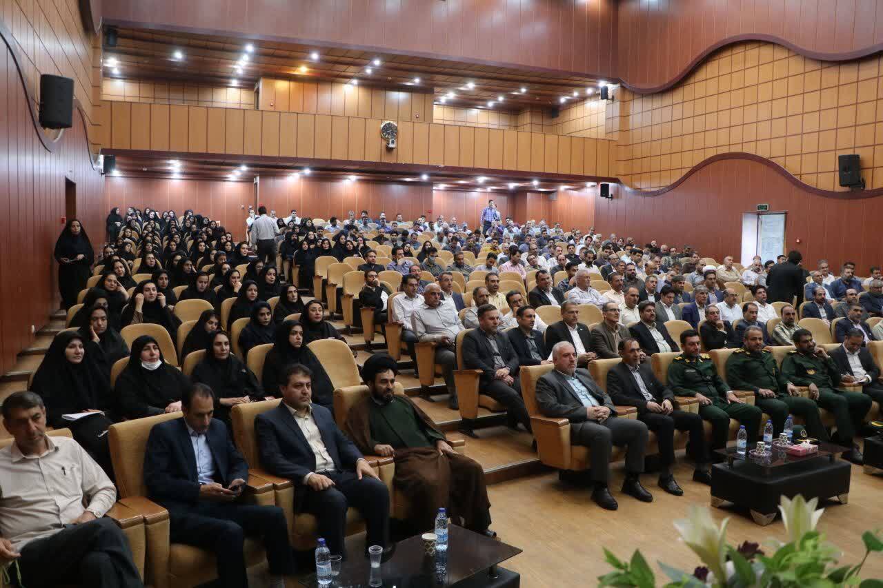 نشست بصیرتی بسیجیان جامعه کشاورزی با عنوان «۸سال دفاع ، ۱۲ روز اقتدار» برگزار شد