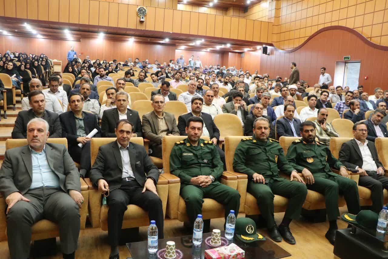 نشست بصیرتی بسیجیان جامعه کشاورزی با عنوان «۸سال دفاع ، ۱۲ روز اقتدار» برگزار شد