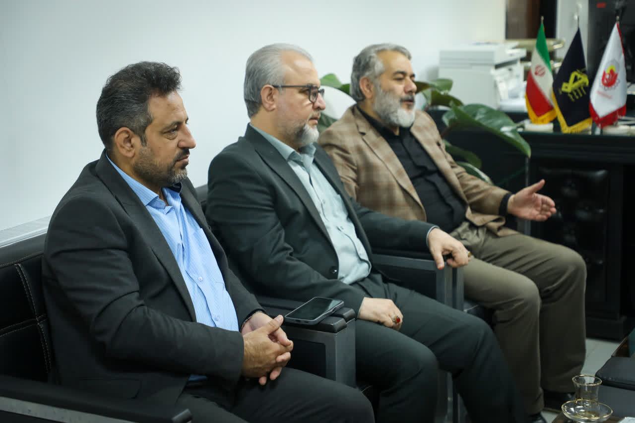 دیدار مدیرکل صدا و سیمای مازندران با فرمانده سپاه کربلا دیدار مدیرکل صدا و سیمای مازندران با فرمانده سپاه کربلا