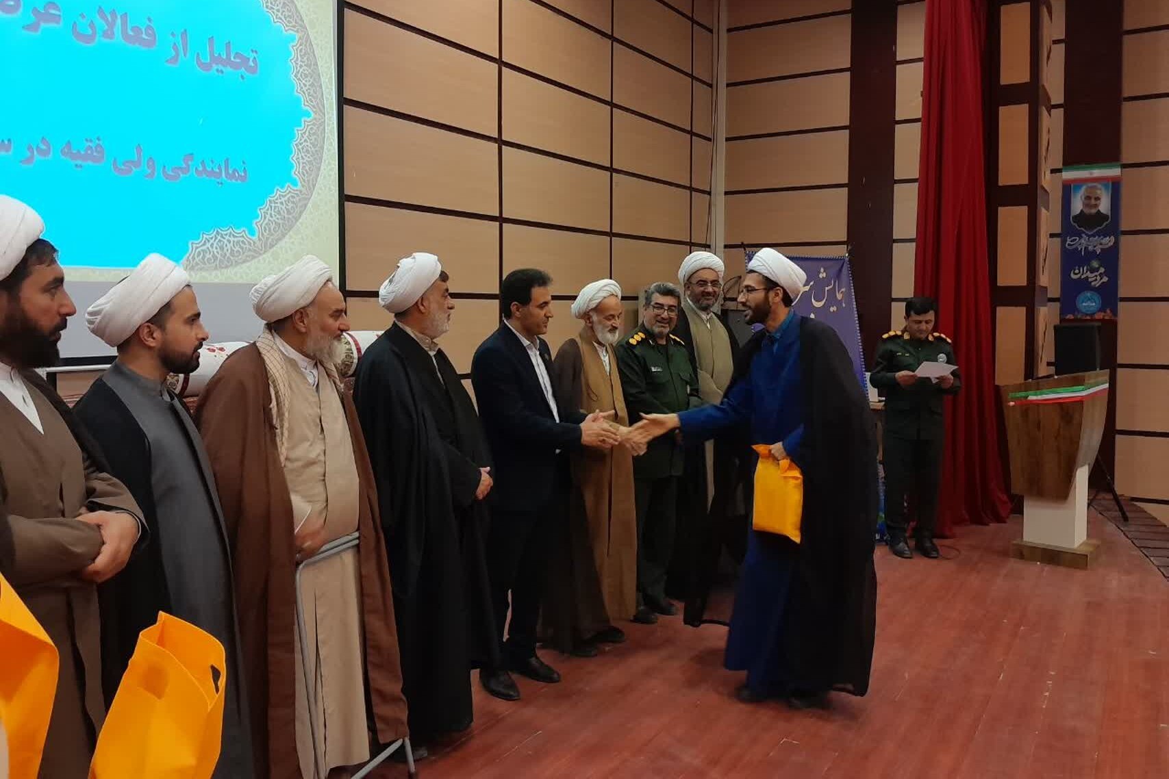 نماز ستون هویت دینی، عامل انسجام اجتماعی و رمز پیروزی در میدان ایمان و عمل