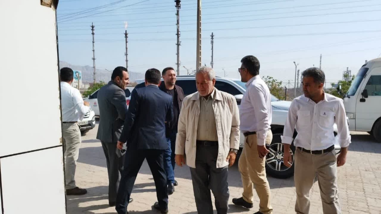 بازدید سردار عابد از پروژه راهبردی پتروپالایشگاه مهر خلیج فارس در هرمزگان بازدید سردار عابد از پروژه راهبردی پتروپالایشگاه مهر خلیج فارس در هرمزگان