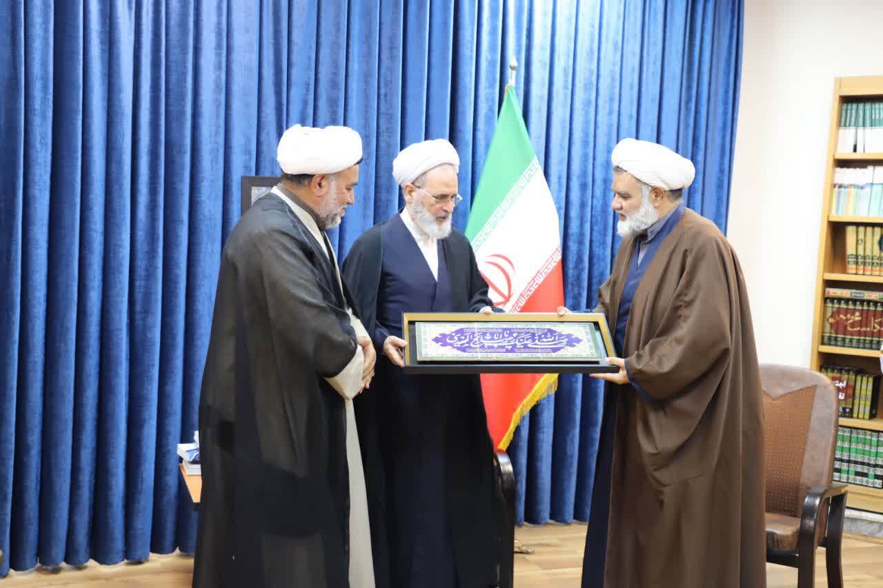 دیدار فرمانده تیپ مستقل ۸۳ روحانیون رزمی ـ تبلیغی امام جعفر صادق علیه‌السلام با آیت‌الله اعرافی