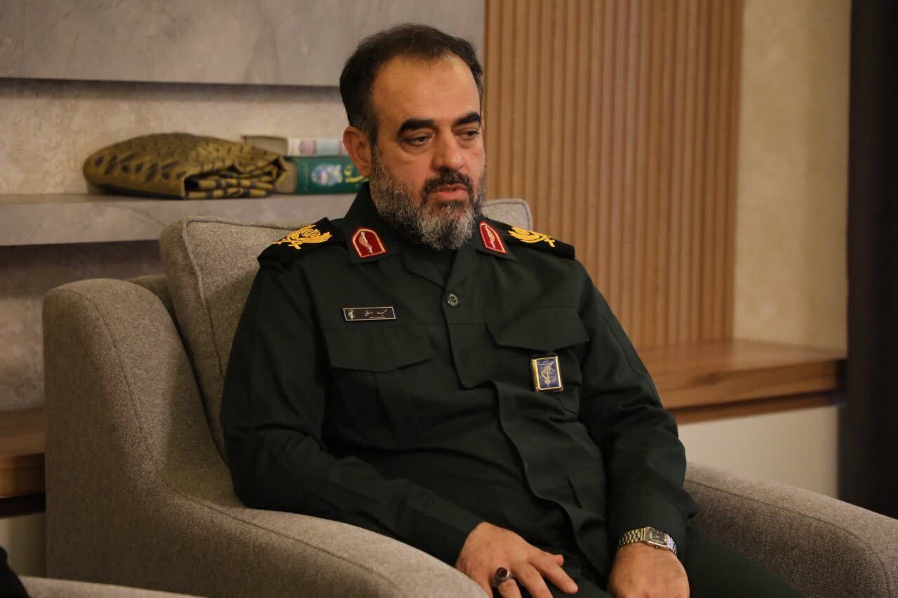 دیدار فرمانده سپاه قدس گیلان با فرمانده منطقه چهارم دریایی امام رضا(ع) نیروی دریایی ارتش در انزلی دیدار فرمانده سپاه قدس گیلان با فرمانده منطقه چهارم دریایی امام رضا(ع) نیروی دریایی ارتش در انزلی