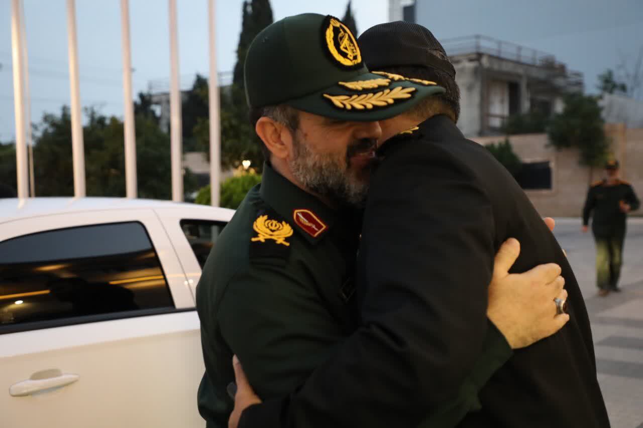 دیدار فرمانده سپاه قدس گیلان با فرمانده منطقه چهارم دریایی امام رضا(ع) نیروی دریایی ارتش در انزلی دیدار فرمانده سپاه قدس گیلان با فرمانده منطقه چهارم دریایی امام رضا(ع) نیروی دریایی ارتش در انزلی