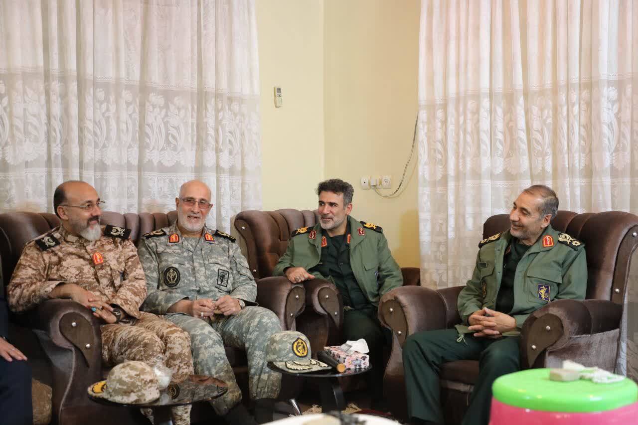 دیدار با مادر شهید محمودرضا موفق یساقی دیدار با مادر شهید محمودرضا موفق یساقی