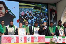 تشییع پیکر مطهر شهیدان حسینخانی و آذر آیین بر دستان مردم پایتخت مقاومت جهان اسلام-کرمان