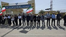 زنجیره انسانی دور نیروگاه‌ها کازرون کشیده می‌شود