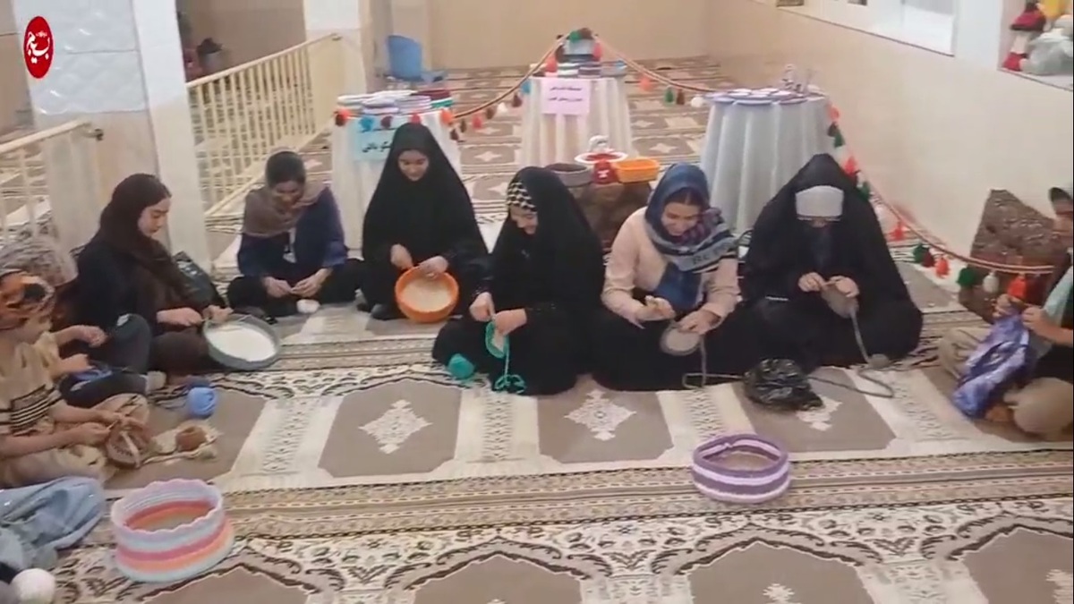 کارگاه تریکو بافی و قلاب بافی در روستای کهیان