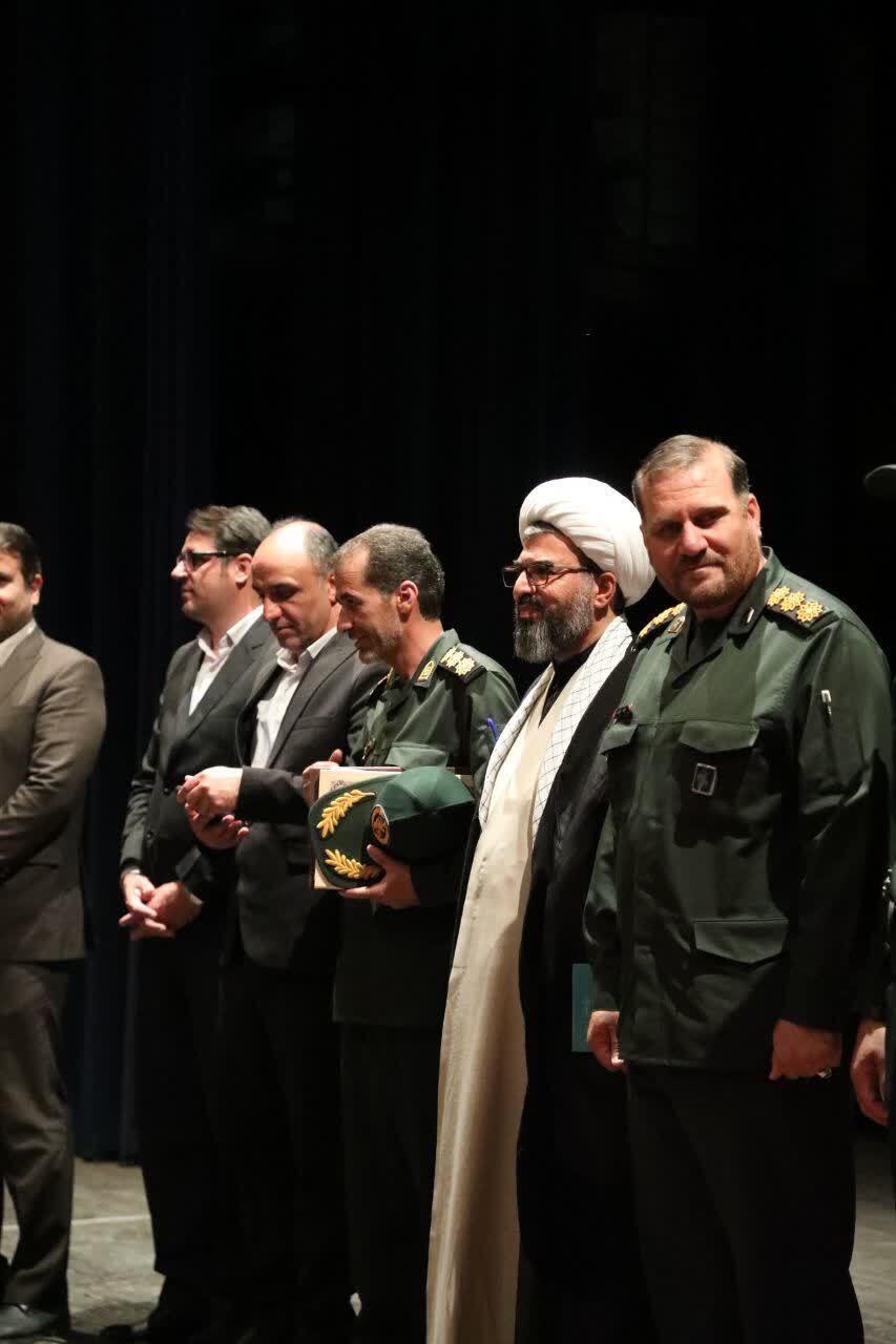 فرمانده جدید سپاه ناحیه الیگودرز معرفی شد فرمانده جدید سپاه ناحیه الیگودرز معرفی شد