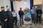 دیدار معاون هماهنگ کننده سپاه خوزستان با خانواده شهید جنگ رمضان حاج عبدالرسول فتحی‌نیا