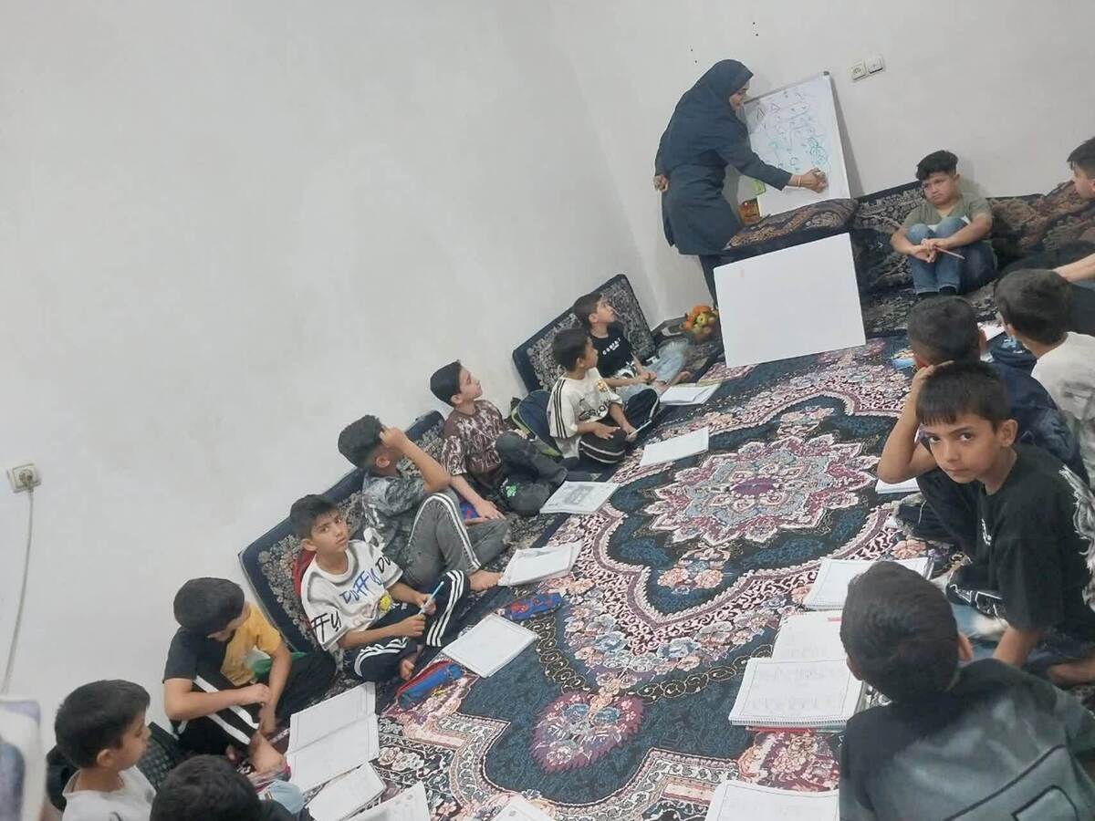 معلم فداکار، خانه‌اش را کلاس درس کرد: نوری از امید در دل روستای جنگیه