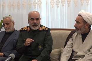 دیدار فرمانده نیروی زمینی سپاه با خانواده سپهبد شهید محمد پاکپور