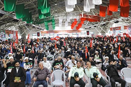 بزرگداشت قائد شهید امت در گلستان شهدای اصفهان برگزار شد