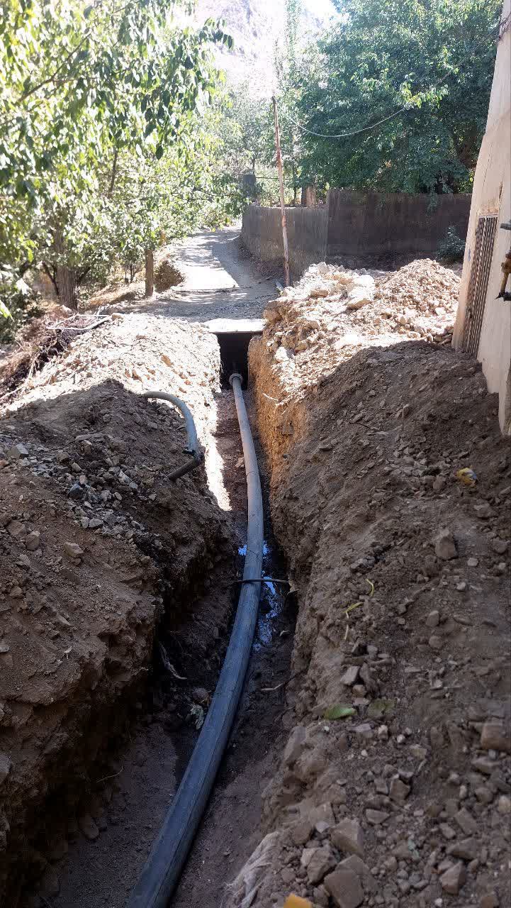 اجرای طرح اصلاح شبکه آب در روستای انجیله