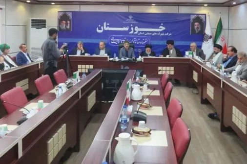 نشست تخصصی صنعت با حضور سران عشایر خوزستان و مسئولان ارشد دولتی و نظامی در اهواز برگزار شد