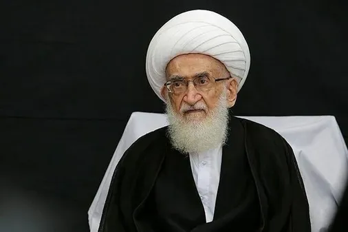 همه باید خائنین به ملت را رسوا کنند