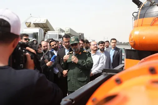 بازدید جمعی از نخبگان کشور و اصحاب رسانه از آخرین دستاوردهای دفاعی روز نیروی دریایی سپاه