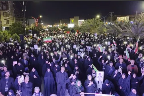 مردم کاشان پای کار انقلاب