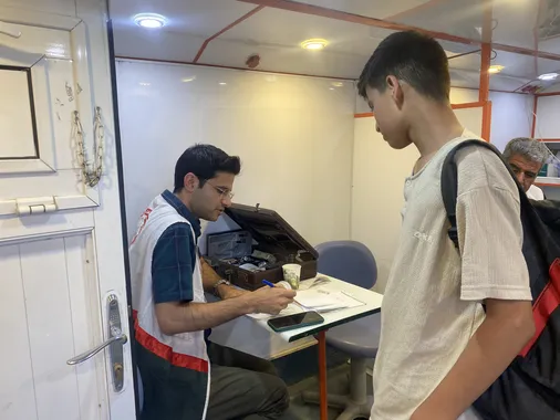 آغاز خدمات&zwnj;رسانی شبانه&zwnj;روزی و رایگان بیمارستان تخصصی سیار &laquo;ثامن&zwnj;الائمه (ع)&raquo; نیروی زمینی سپاه در محور ملک&zwnj;آباد مشهد